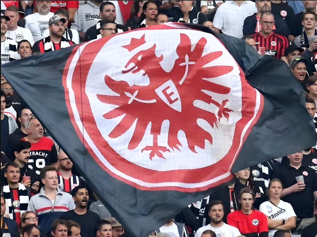 包含阿贾克斯对阵AC米兰，双方实力对比将成为看点的词条