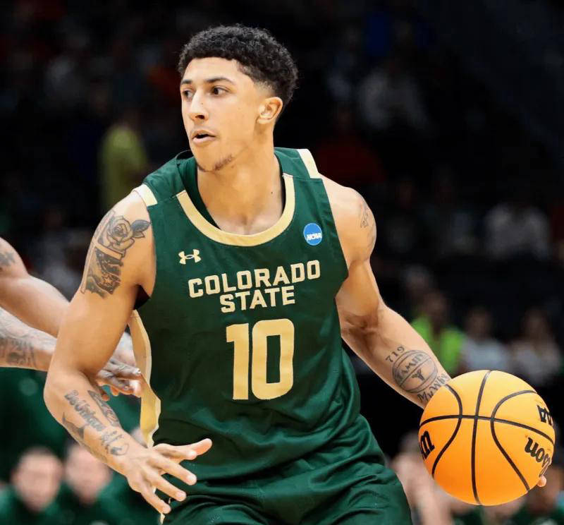 国王队宣布签下新秀球员