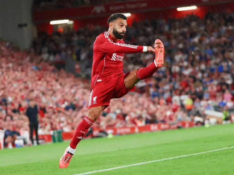 英超最新动态:利物浦继续领跑，曼联逼近前四，切尔西欲重整旗鼓的简单介绍