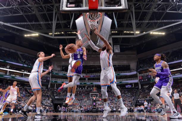 星空体育网站-国王击败雷霆，霍姆斯贡献关键一球。