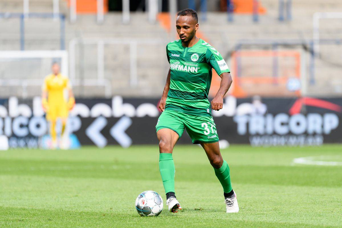 星空体育注册-沙尔克取得关键胜利，球队士气高昂的简单介绍