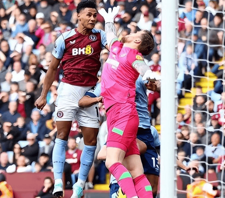 星空体育新闻-包含利物浦逆转胜利继续领跑积分榜的词条