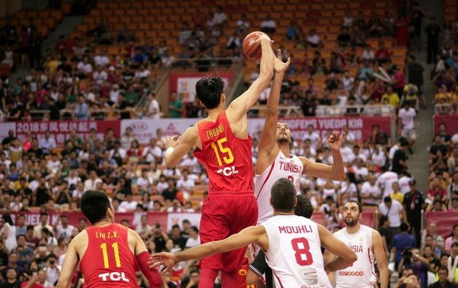 突尼斯球员连入两球，带领球队进步